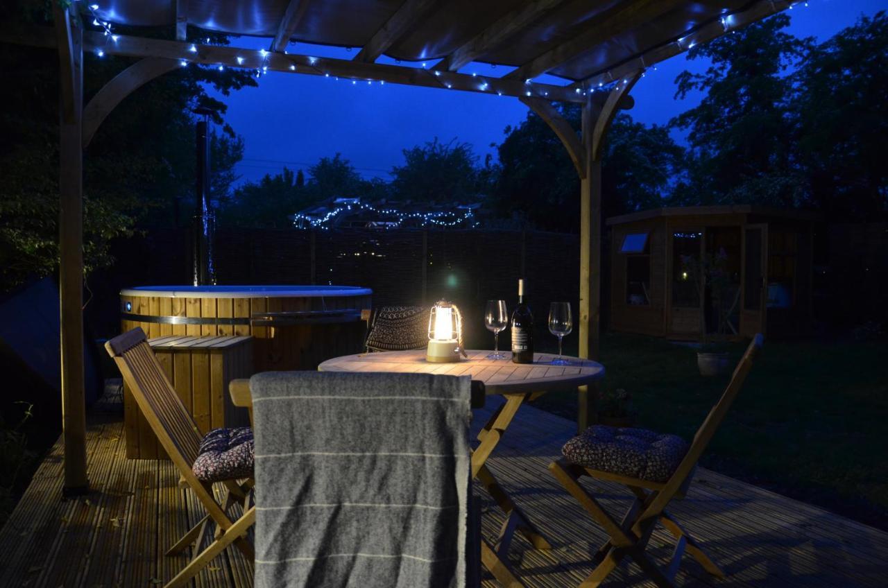Hotel Stamford Meadows Glamping With Private Hot Tubs Zewnętrze zdjęcie